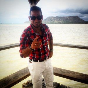 Meet your Posher, Lic warlyn